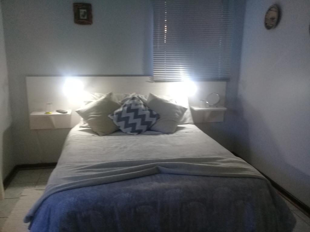 A1 Kynaston Self Catering Or Bed And Breakfast Jeffreys Bay Eksteriør bilde